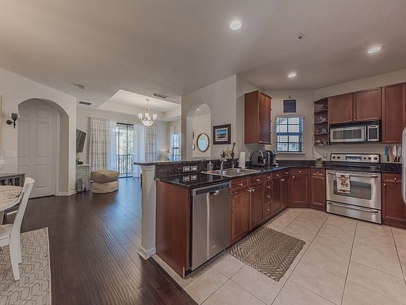 2nd image of 425 La Travesia Flora St Unit 204