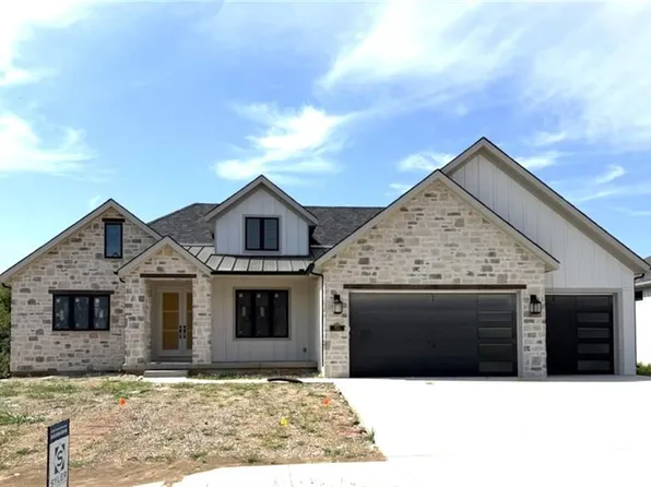 8712 N Lewis Ave, Kansas City, MO 64157
