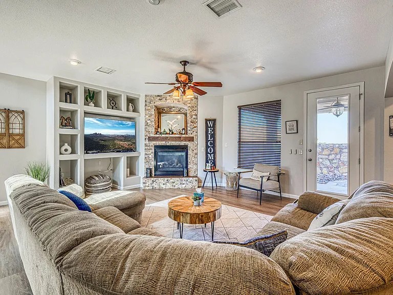 1627 Brillo Del Sol #C-T — Photo 56