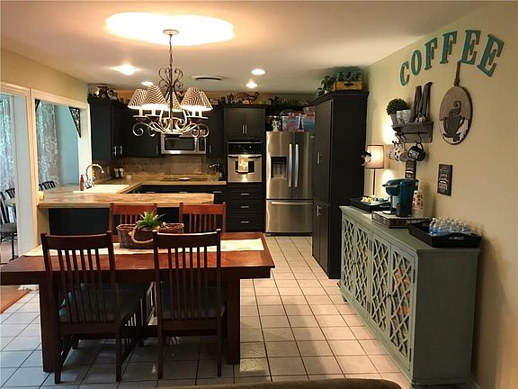 5th image of 1709 Broadmoor Dr