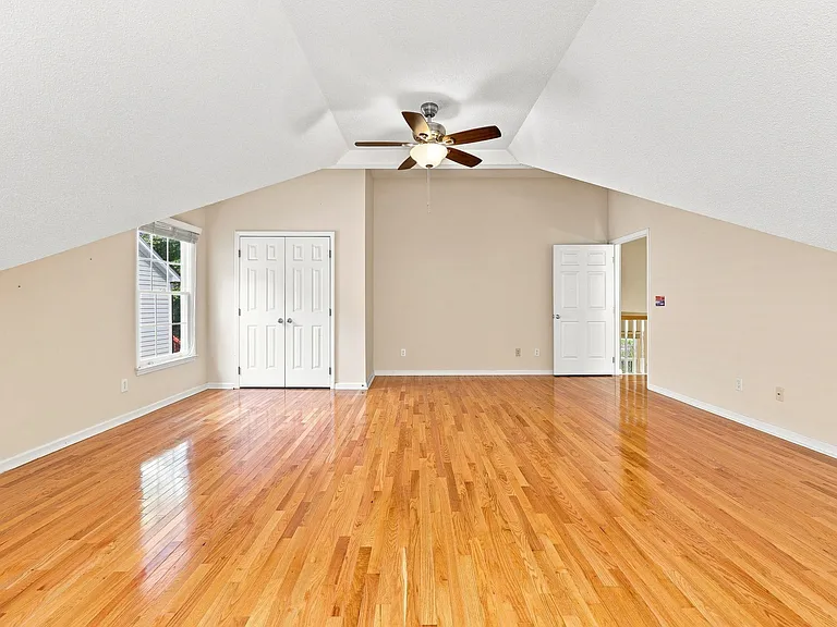 115 Lonebrook Dr — Photo 27