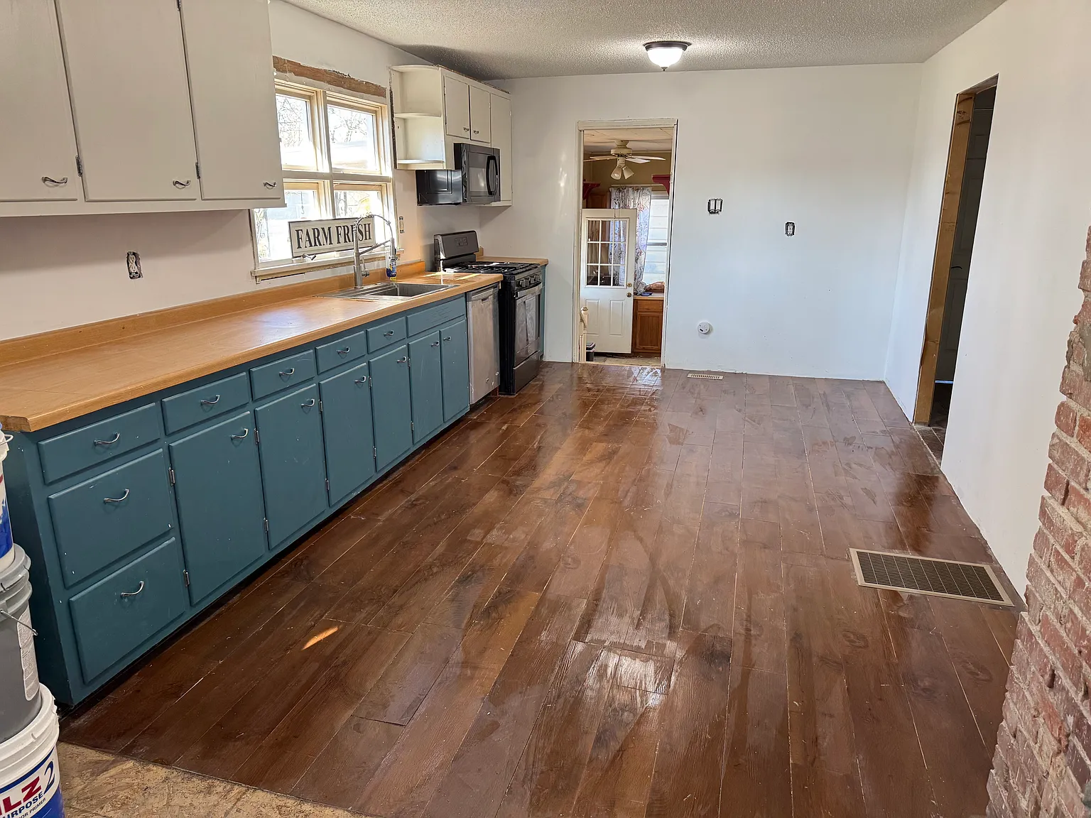 2 bed, 1309 sqft, $1,000 — Photo 2