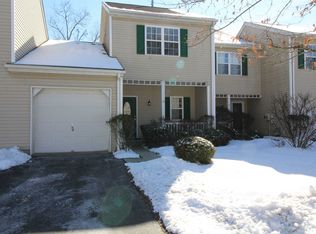 14 Rambling Brook Ln, Poughkeepsie, NY 12601