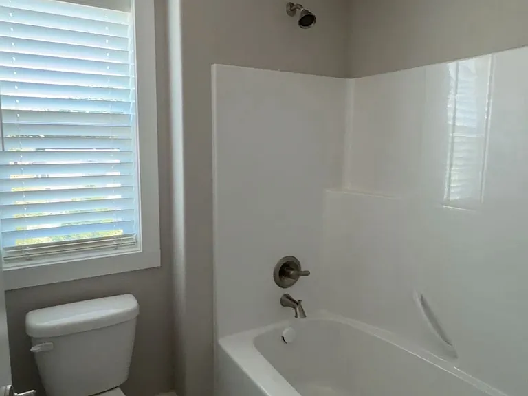 8435 NE 146th St — Photo 17