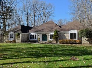 27 Cherokee Ct, Sparta, NJ 07871