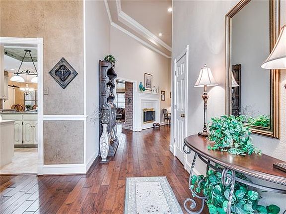5th image of 720 Richmond Ln