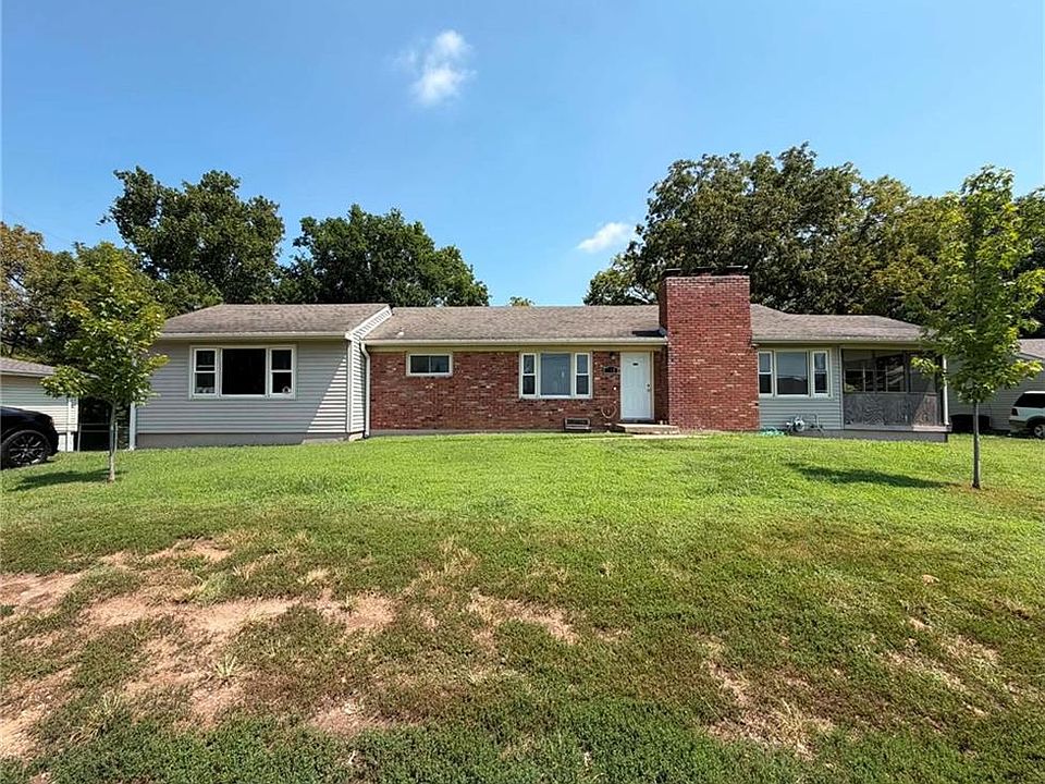 1st image of 551 S Bluegrass Dr