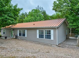 407 E 4th St, Stover, MO 65078