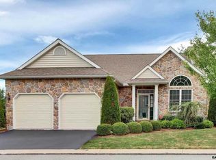 100 N Fountain Dr, York, PA 17402