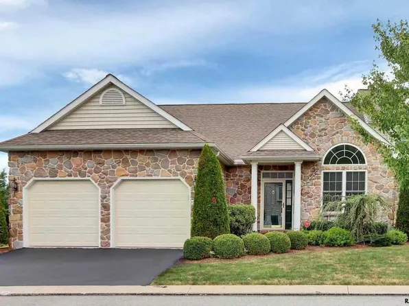 100 N Fountain Dr, York, PA 17402