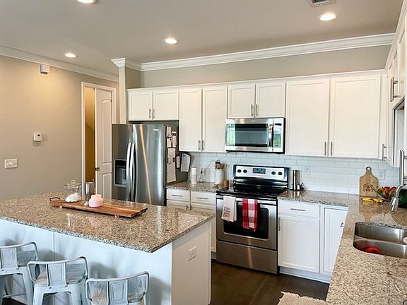 2nd image of 102 Farm View Dr APT 1402
