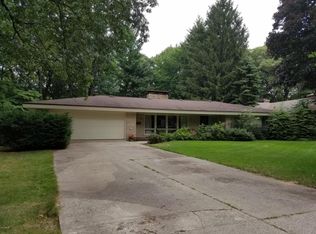 2462 Winchester Dr, Muskegon, MI 49441
