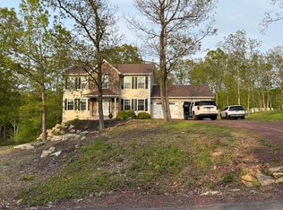4 Roberts Ln, Freeland, PA 18224