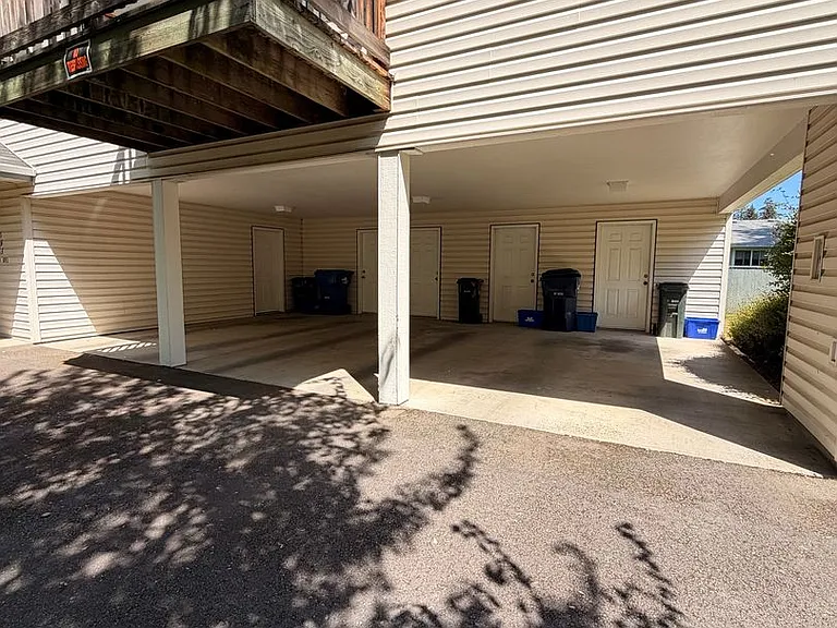 1683 Ono Ave — Photo 17