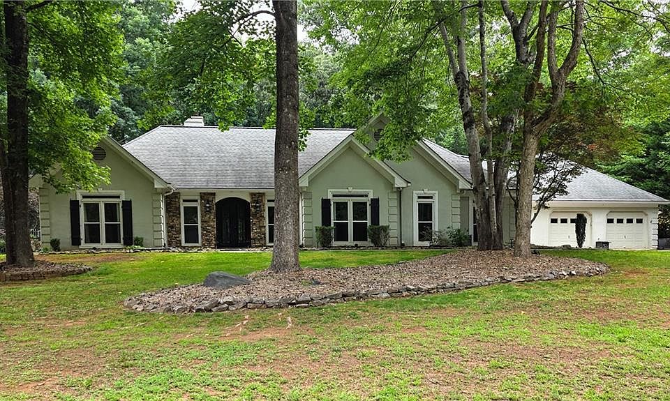 1st image of 6420 White Oak Dr