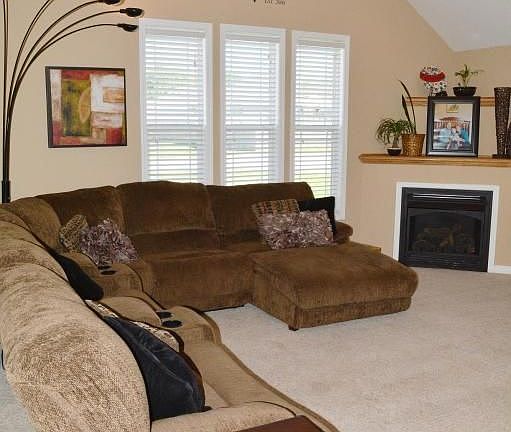 5th image of 209 N Sparrow Ln