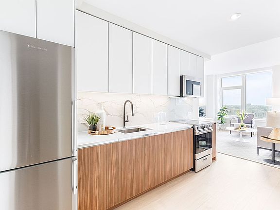 4th image of 123 Linden Blvd APT 17E