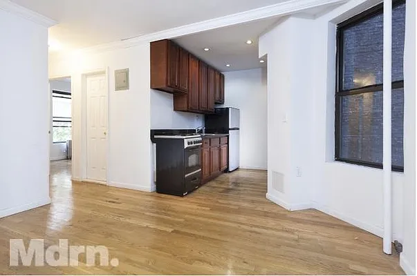 Rented by Mdrn Residential | media 26