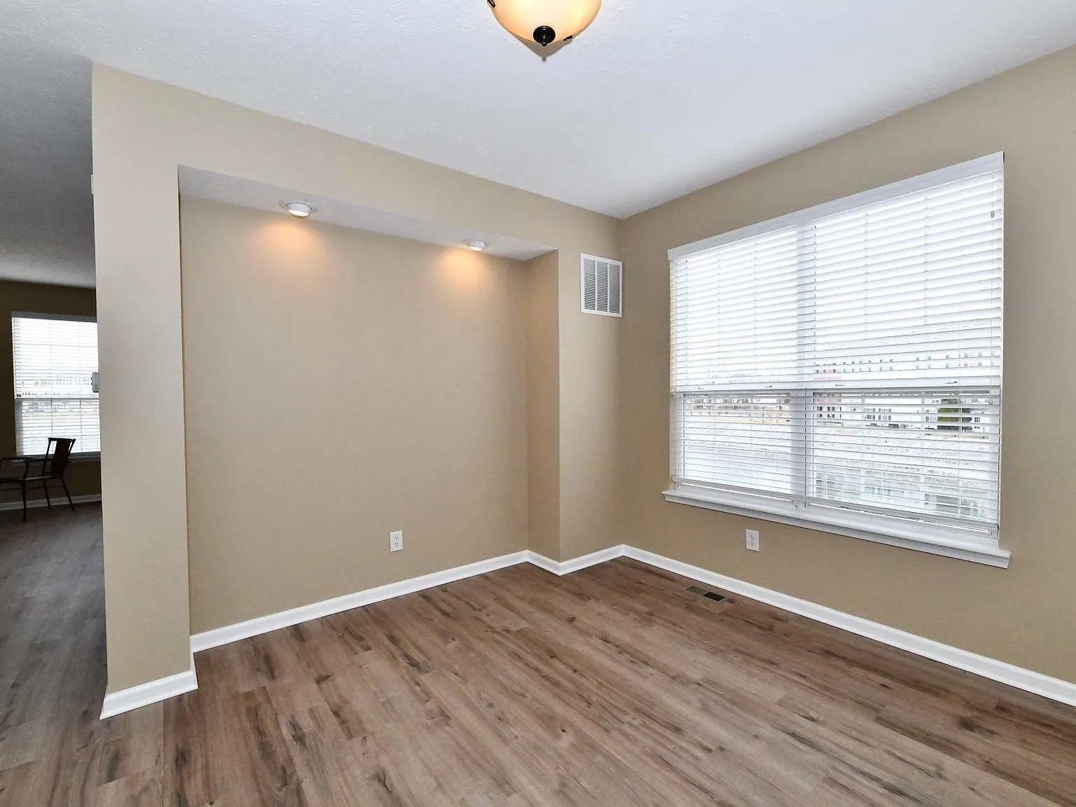 3 bed, 3.5 bath, 2448 sqft, $2,750 — Photo 4