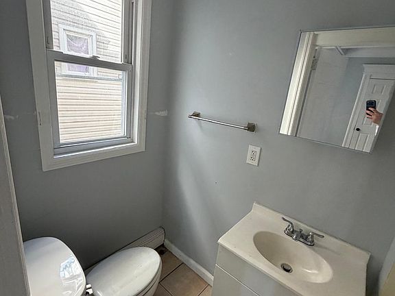 5th image of 56 Cypress St Floor 2