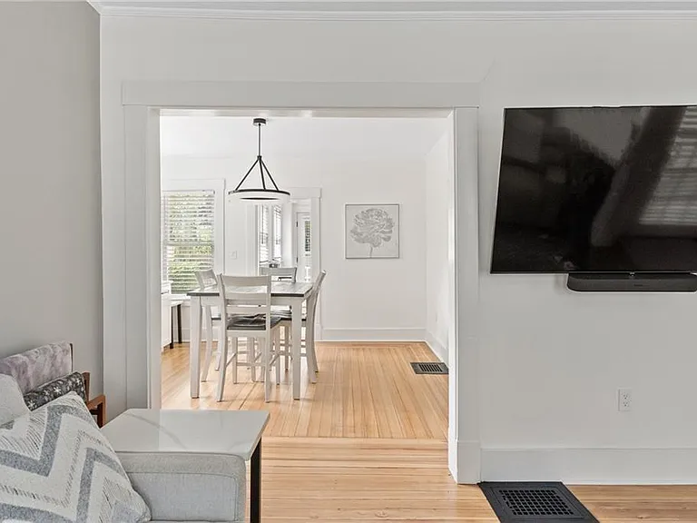 23 Pell St — Photo 6