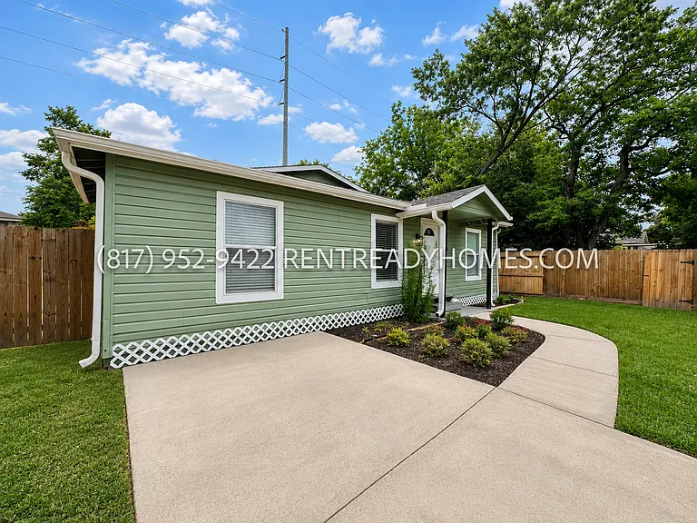 6301 Iron Rock Ave — Photo 2