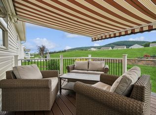 30 Coventry Rd, Hamburg, NJ 07419