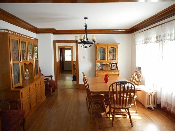 3rd image of 1442 E Walnut Ave