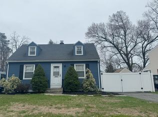 21 Morison Ter, Springfield, MA 01104