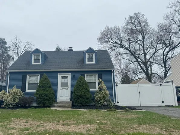 21 Morison Ter, Springfield, MA 01104