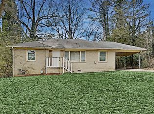 2049 Holly Hill Dr, Decatur, GA 30032