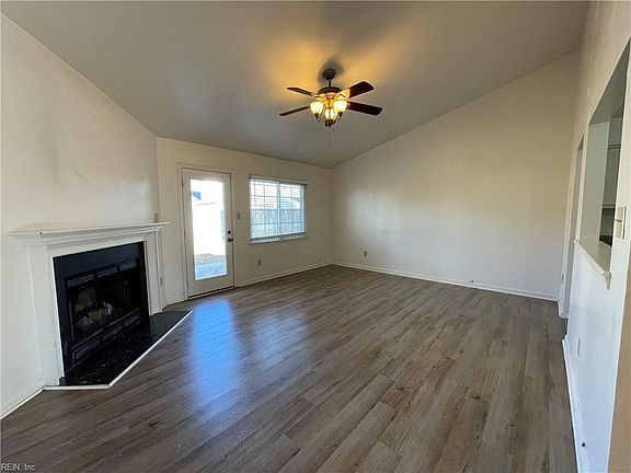 4th image of 916 Bernstein Ct