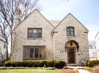 5531 N Hollywood Ave, Whitefish Bay, WI 53217