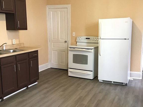 3rd image of 707 E Market St #1