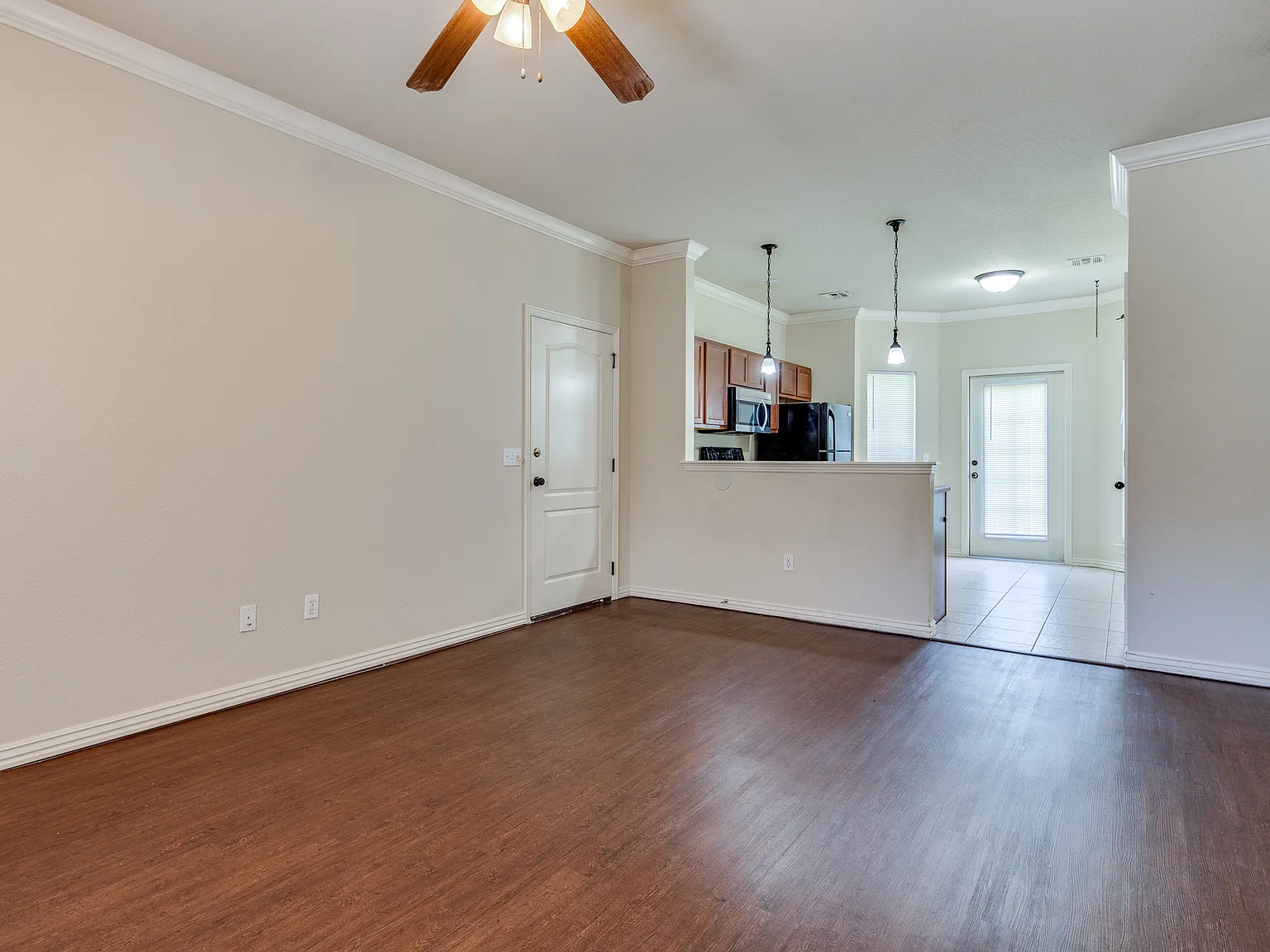 688 Solis Ave #4 — Photo 4