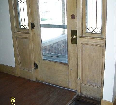 3rd image of 1933 Francis Ave SE