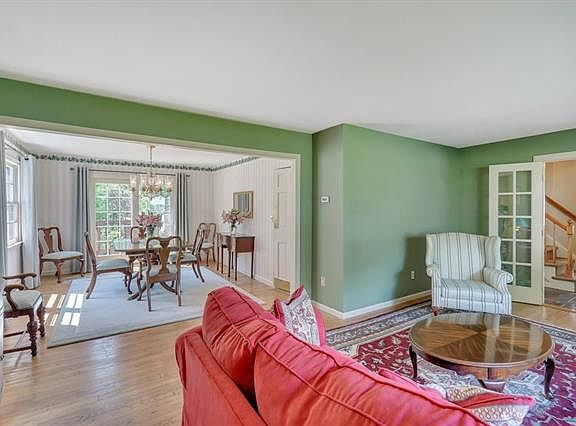 3rd image of 164 Washington Ave