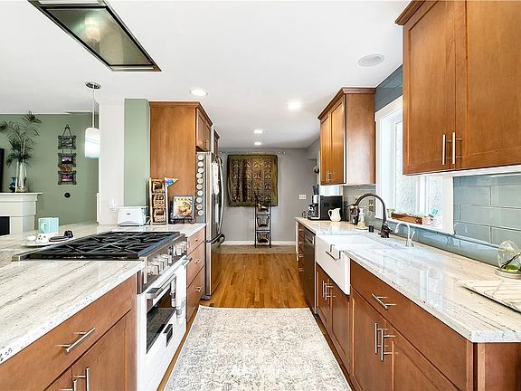 5th image of 18303 3rd Ave NW