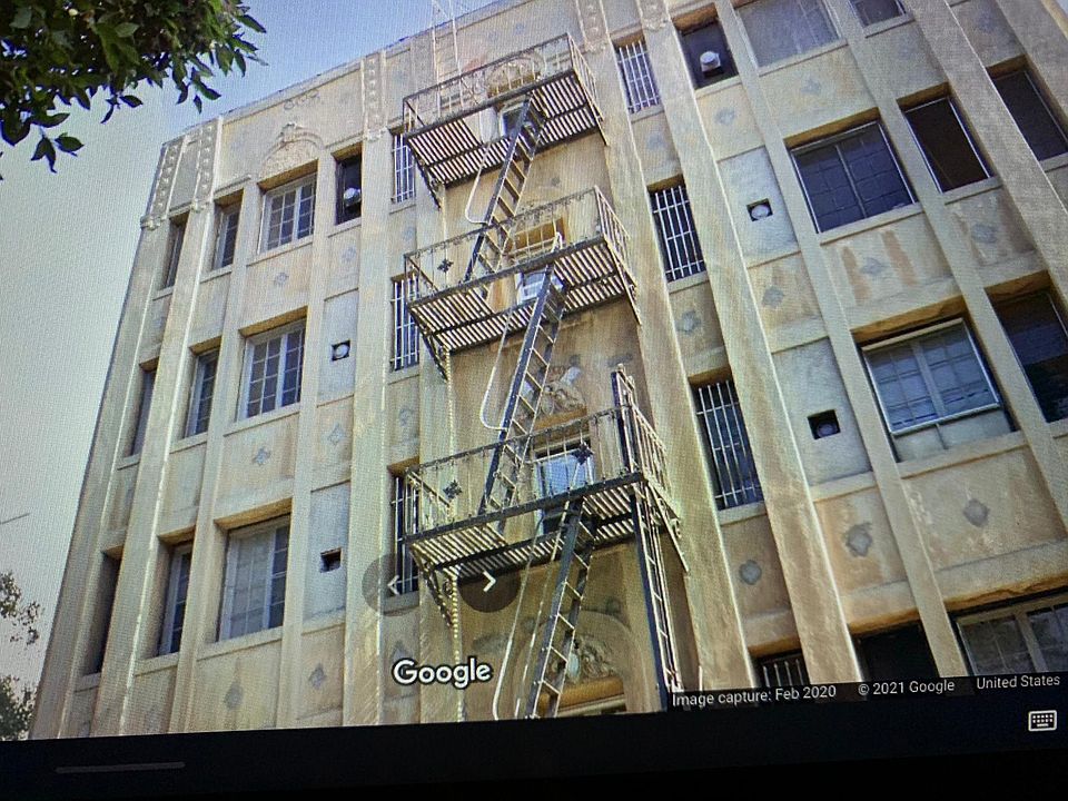 1st image of 610 S Kenmore Ave #220