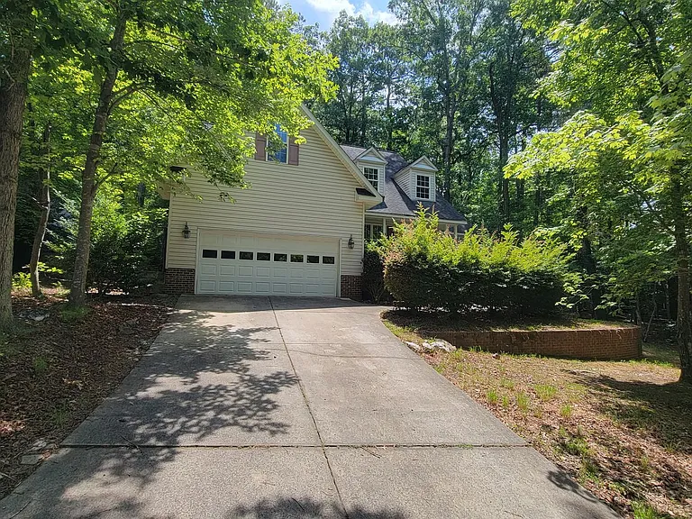 1704 Irish Blvd — Photo 3
