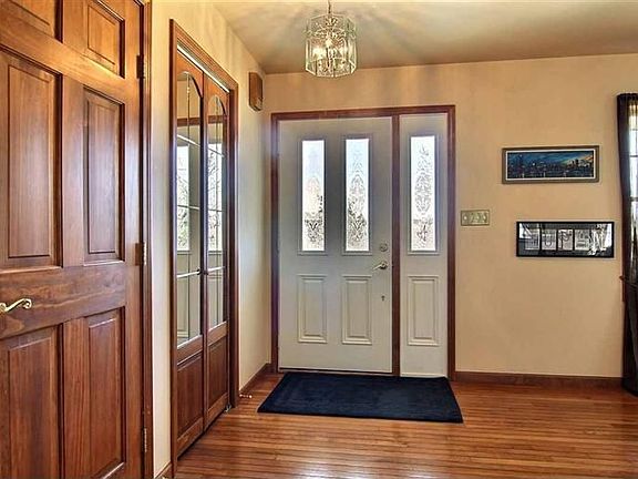 2nd image of 1596 Sunnyslope Dr