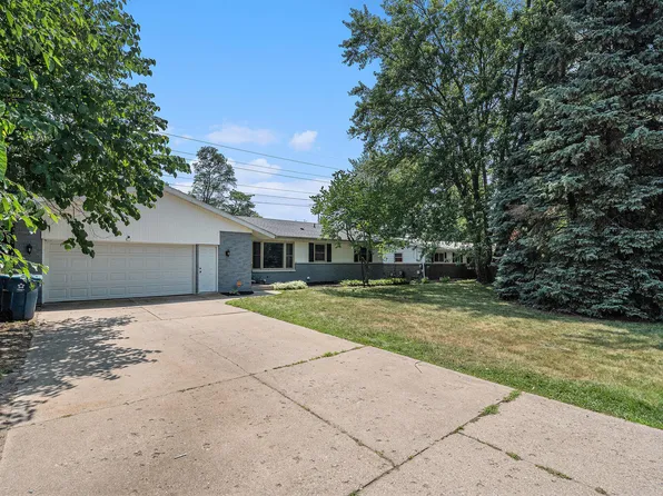 1432 Mapleview St SE, Kentwood, MI 49508