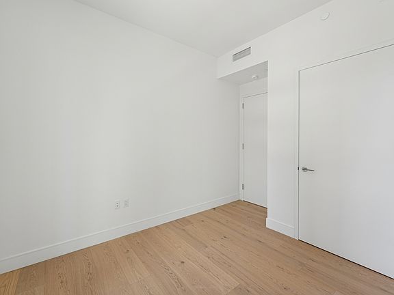 5th image of 312 W 43rd St #11G