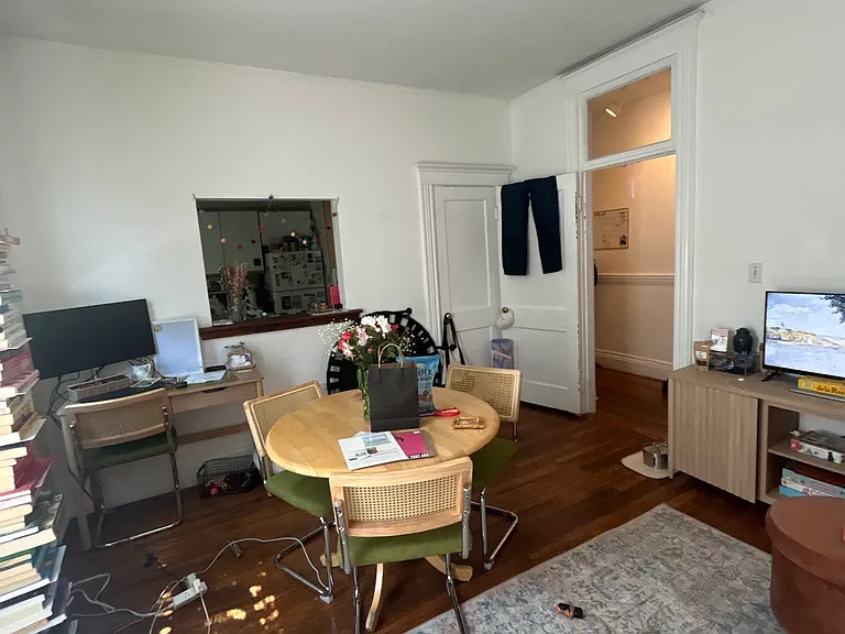 195 Strathmore Rd #4 — Photo 8