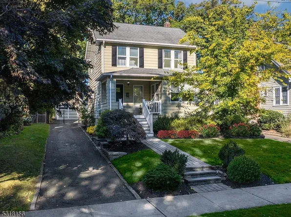 45 Hedges Ave, Chatham Boro, NJ 07928