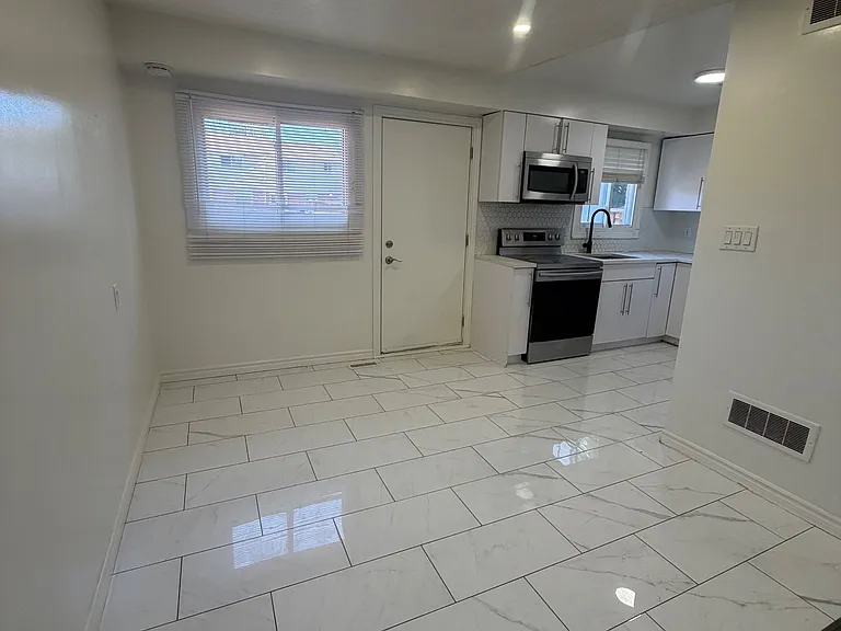 1725 Ernest Ave #26 — Photo 5