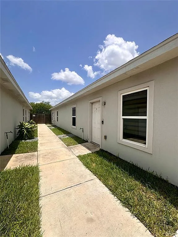 2 bed, 2.0 bath, 3906 sqft, $980 — Photo 3