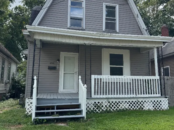 2106 W Millman St, Peoria, IL 61605