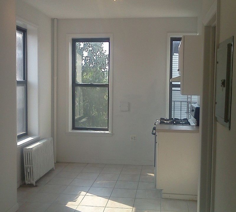 2nd image of 146 Wythe Ave APT 3L
