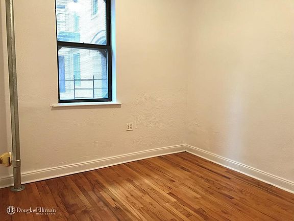 4th image of 4835 46th St APT 1C